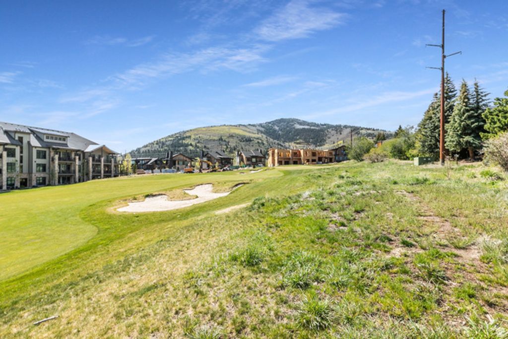 Image 24 of property listing at 2025 CANYONS RESORT DR #Q8, Park City, UT 84098