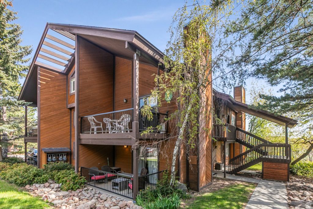 Image 26 of property listing at 2025 CANYONS RESORT DR #Q8, Park City, UT 84098
