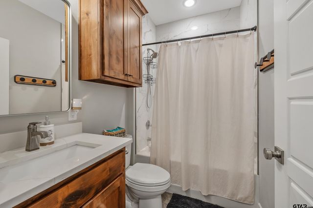 639 Peavine Dr., Kilgore, TX 75662
