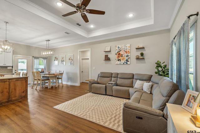 639 Peavine Dr., Kilgore, TX 75662