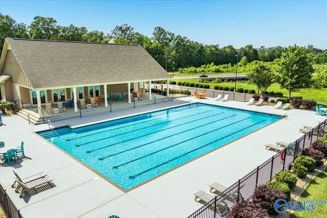 6221 Pembrook Pond Place SE, Owens Cross Roads, AL 35763