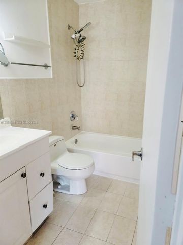 2166 W 60 ST 15-201, Hialeah, FL 33016