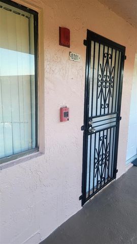 2166 W 60 ST 15-201, Hialeah, FL 33016