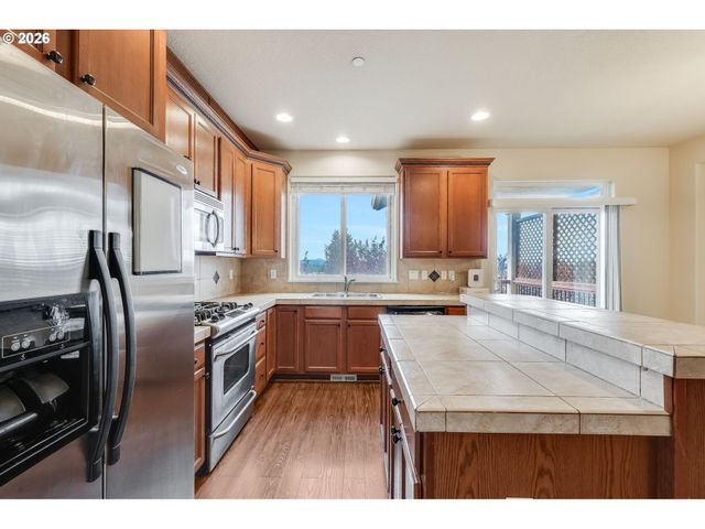 9923 Se OLD TOWN Ct, Happy Valley, OR 97086