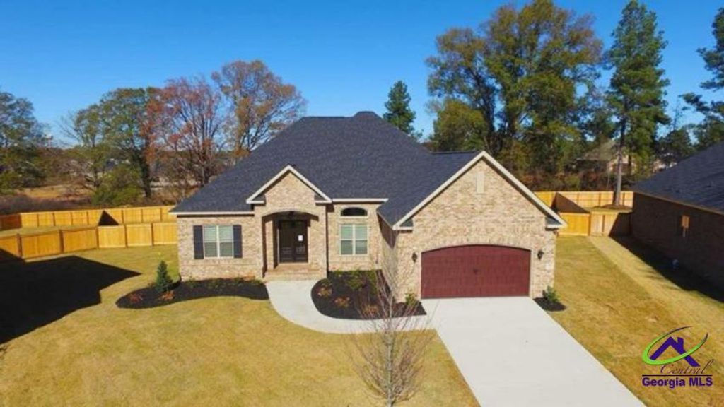 704 Gus Court, Bonaire, GA 31005