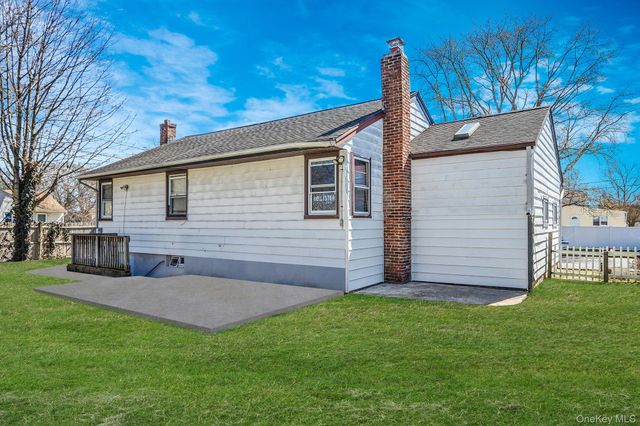 59 Tippin Drive, Huntington Station, NY 11746