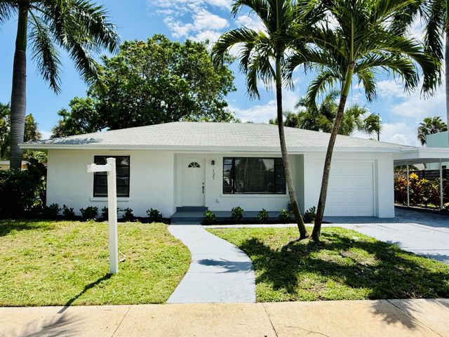 121 Auburn Drive, Lake Worth Beach, FL 33460
