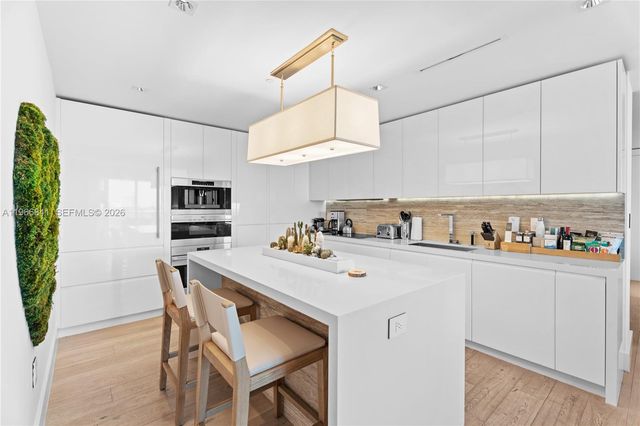 102 24th Street PH-1705, Miami Beach, FL 33139