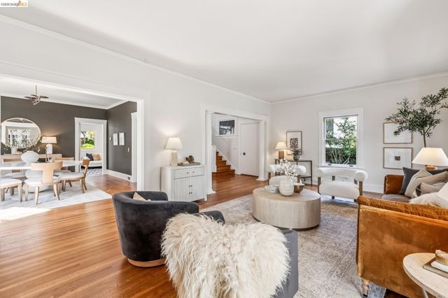 1715 Oakland Ave, Piedmont, CA 94611