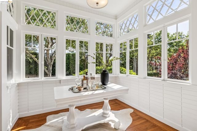 1715 Oakland Ave, Piedmont, CA 94611