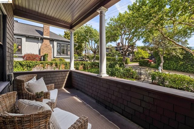 1715 Oakland Ave, Piedmont, CA 94611