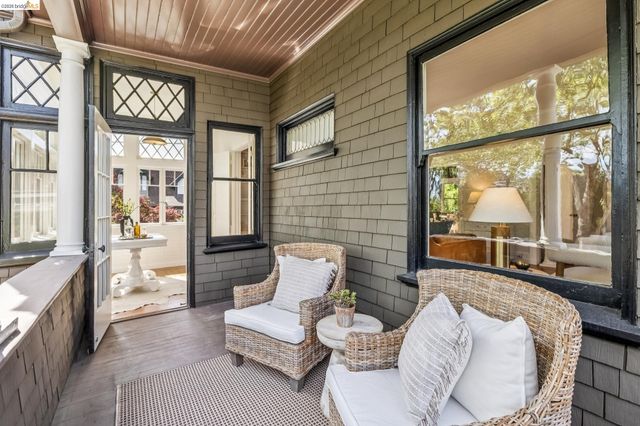 1715 Oakland Ave, Piedmont, CA 94611