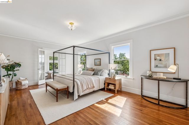 1715 Oakland Ave, Piedmont, CA 94611