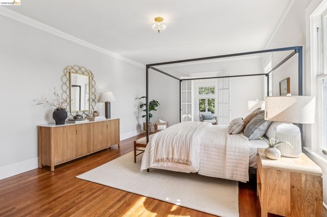 1715 Oakland Ave, Piedmont, CA 94611