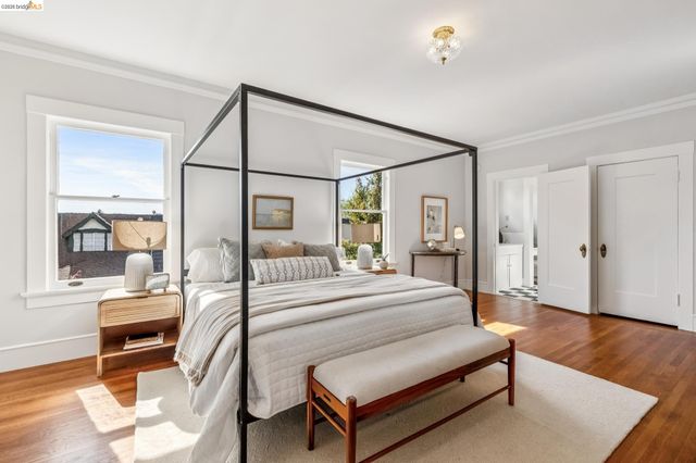 1715 Oakland Ave, Piedmont, CA 94611