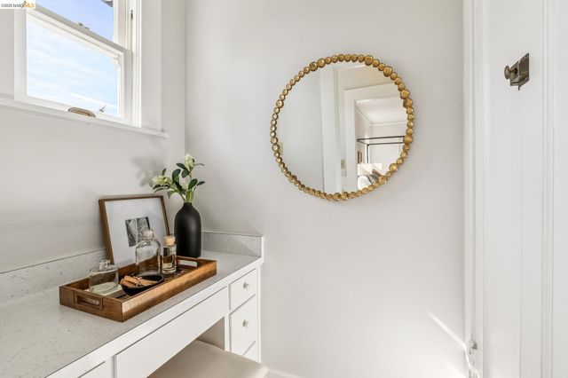 1715 Oakland Ave, Piedmont, CA 94611