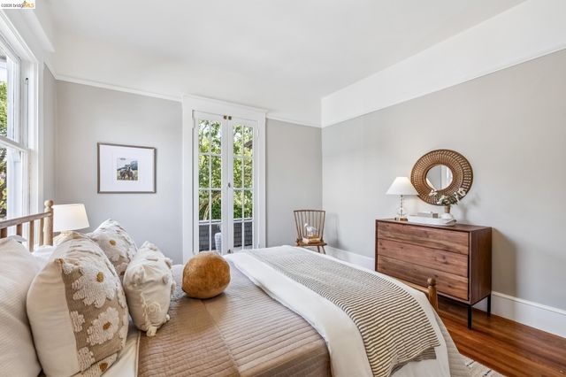 1715 Oakland Ave, Piedmont, CA 94611