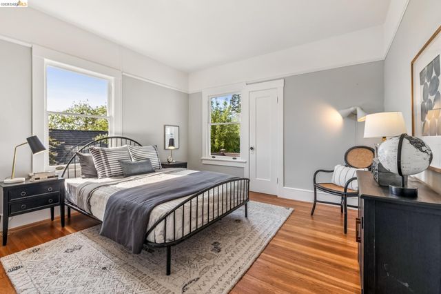 1715 Oakland Ave, Piedmont, CA 94611