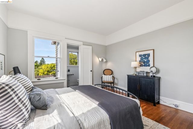 1715 Oakland Ave, Piedmont, CA 94611