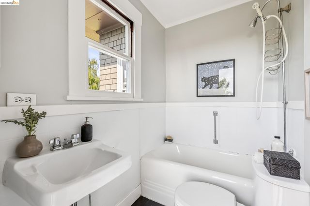 1715 Oakland Ave, Piedmont, CA 94611