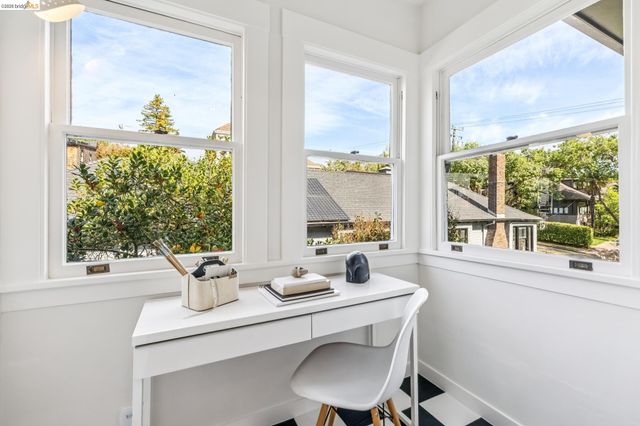 1715 Oakland Ave, Piedmont, CA 94611