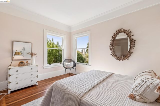 1715 Oakland Ave, Piedmont, CA 94611