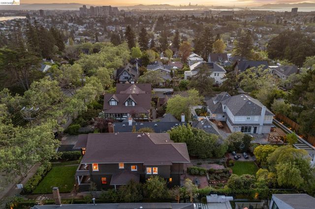 1715 Oakland Ave, Piedmont, CA 94611