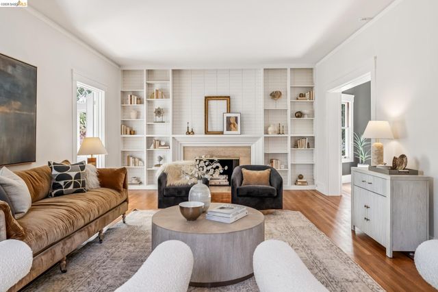 1715 Oakland Ave, Piedmont, CA 94611