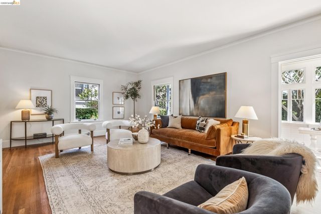 1715 Oakland Ave, Piedmont, CA 94611