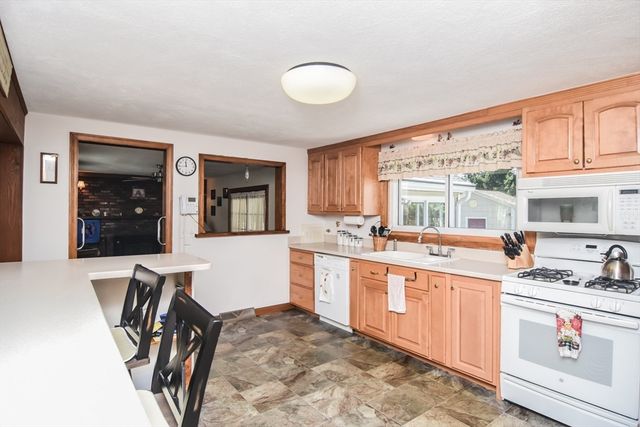 115 Staples Street, Lowell, MA 01851
