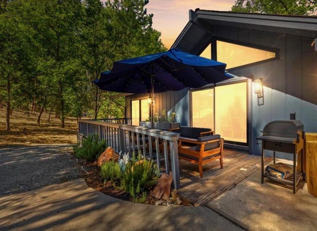 19271 Pine Mountain Drive, Groveland, CA 95321