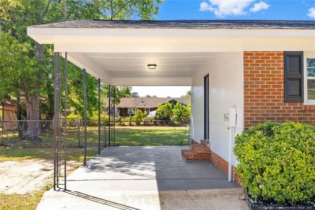 1433 Larkhall Drive, Fayetteville, NC 28304