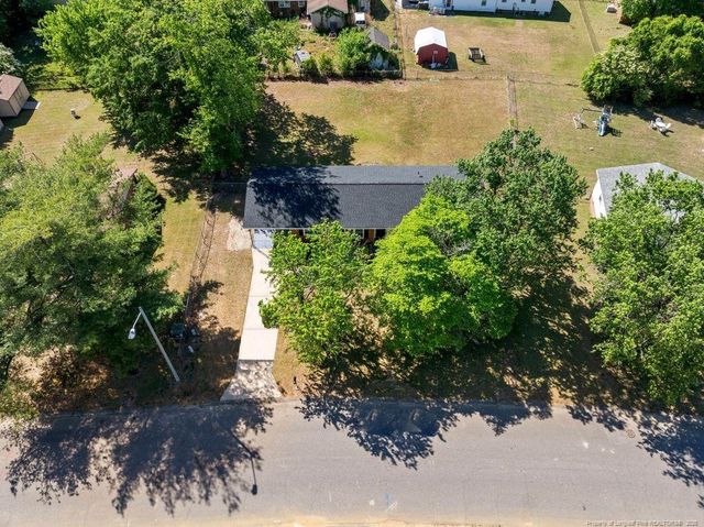 1433 Larkhall Drive, Fayetteville, NC 28304