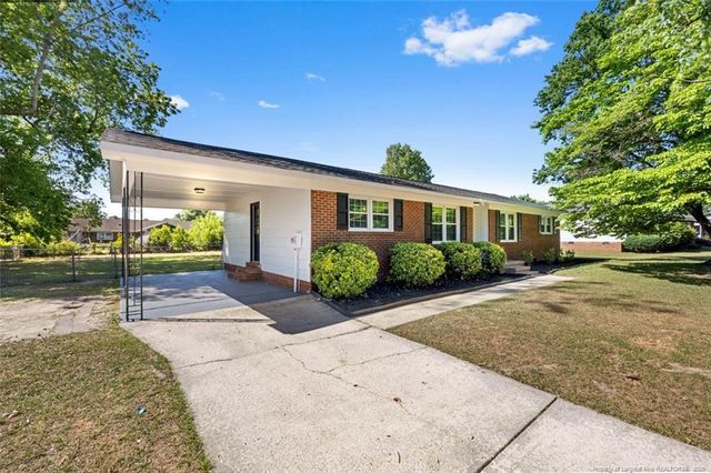 1433 Larkhall Drive, Fayetteville, NC 28304