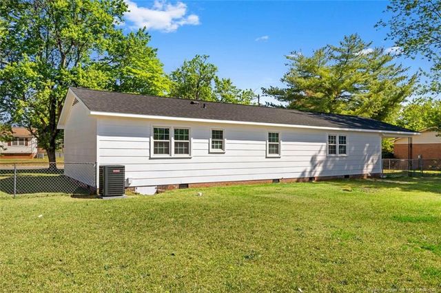 1433 Larkhall Drive, Fayetteville, NC 28304