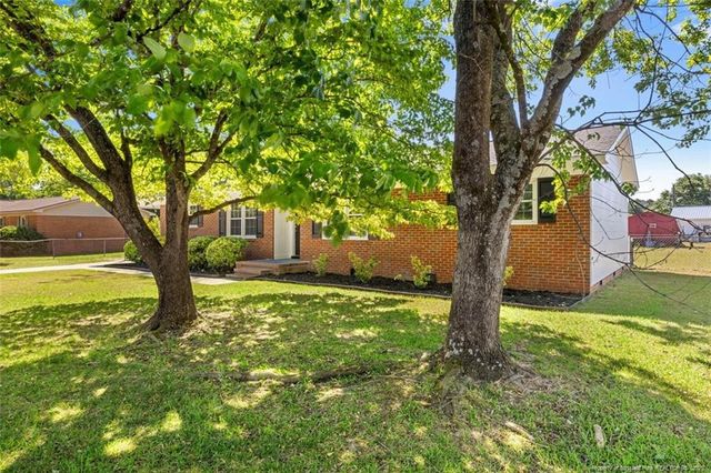 1433 Larkhall Drive, Fayetteville, NC 28304