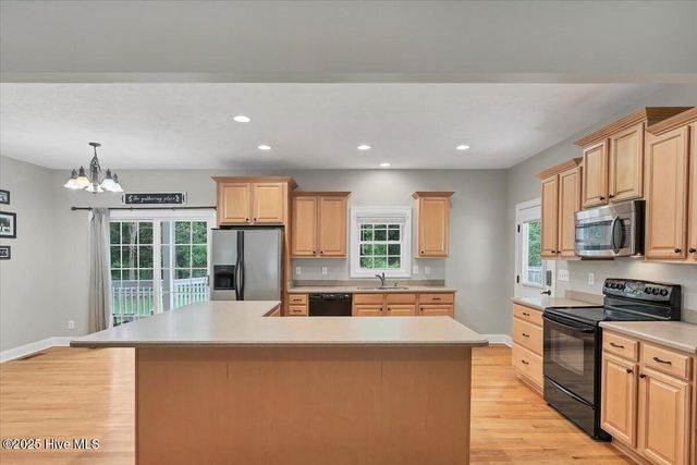 230 Oakwood Drive, Vass, NC 28394