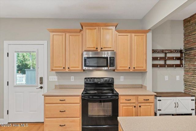 230 Oakwood Drive, Vass, NC 28394
