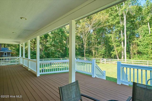 230 Oakwood Drive, Vass, NC 28394