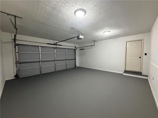 2990 Hampton Valley Drive, Loganville, GA 30052