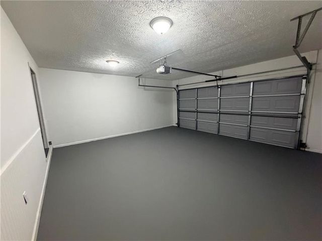 2990 Hampton Valley Drive, Loganville, GA 30052