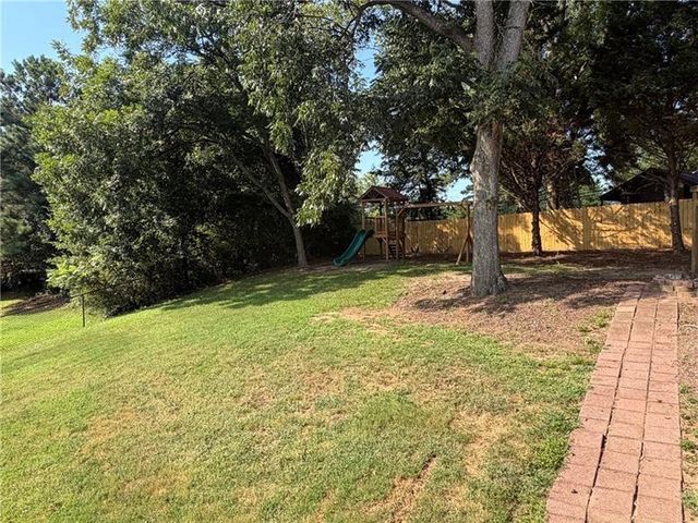 2990 Hampton Valley Drive, Loganville, GA 30052