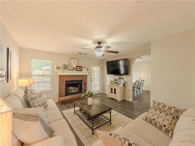 2990 Hampton Valley Drive, Loganville, GA 30052