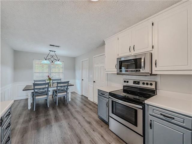 2990 Hampton Valley Drive, Loganville, GA 30052