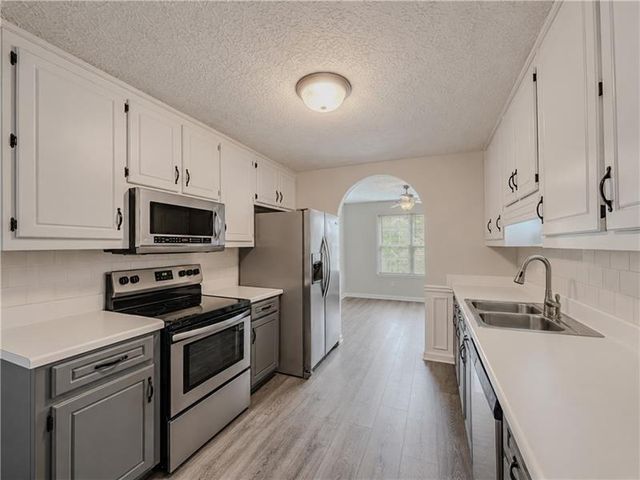 2990 Hampton Valley Drive, Loganville, GA 30052