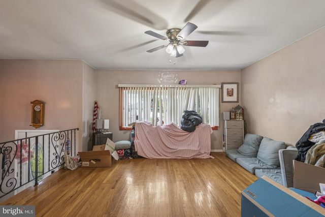 2 WALNUT DR, Burlington, NJ 08016
