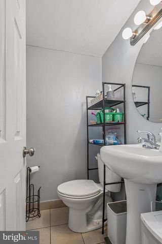 2 WALNUT DR, Burlington, NJ 08016