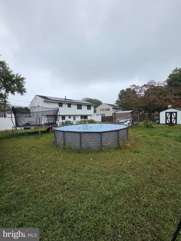 2 WALNUT DR, Burlington, NJ 08016