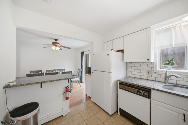 28 Village Dr, Hamburg Boro, NJ 07419