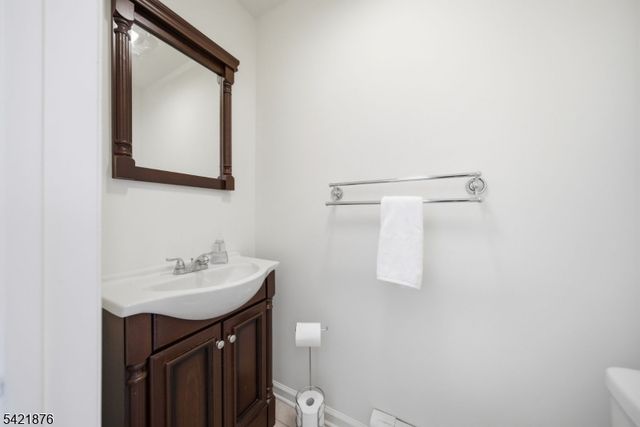 28 Village Dr, Hamburg Boro, NJ 07419